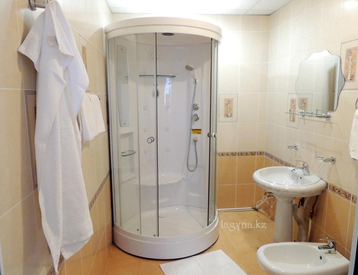 Laguna Hotel Kustanaj Zewnętrze zdjęcie