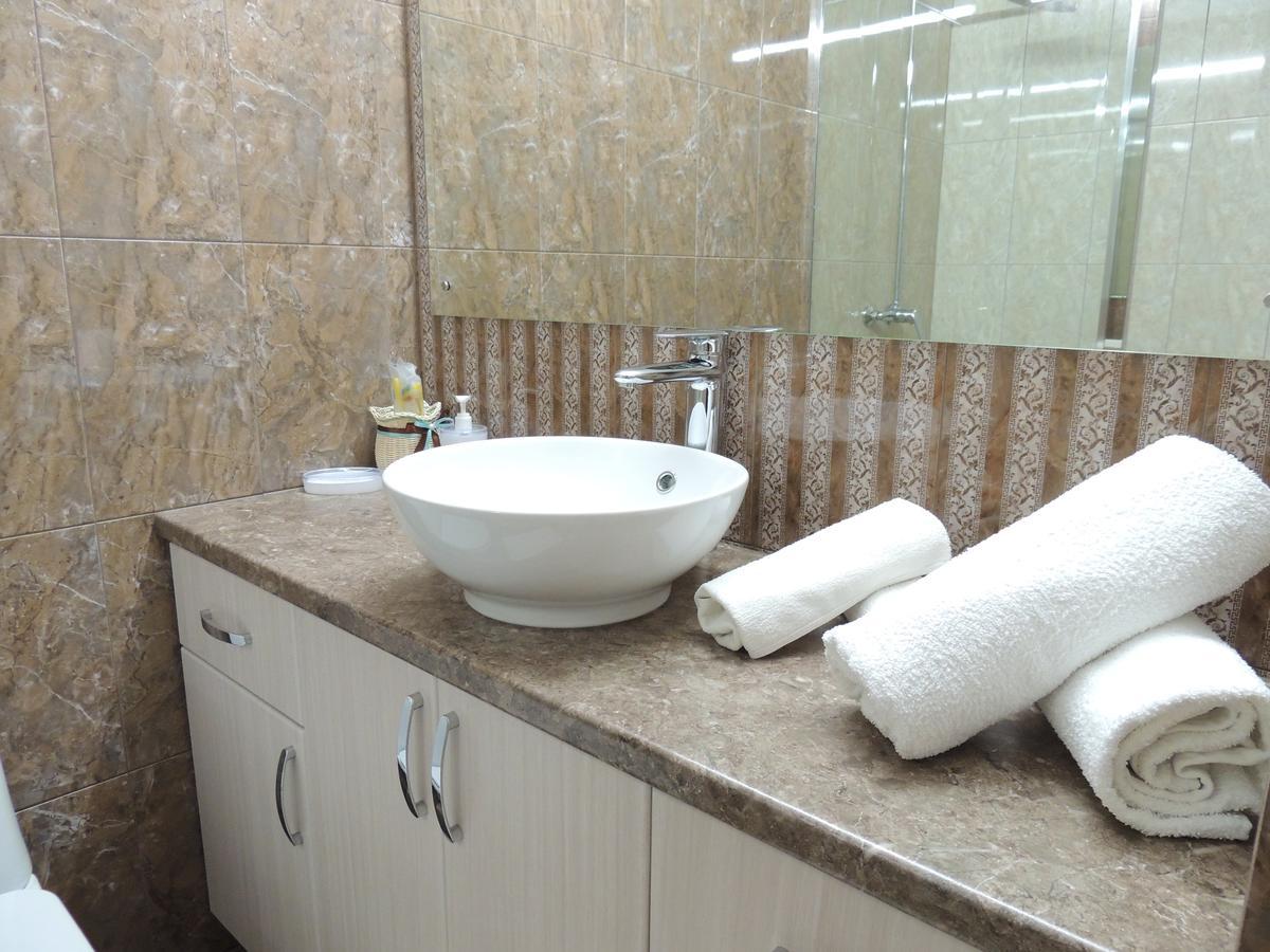 Laguna Hotel Kustanaj Zewnętrze zdjęcie